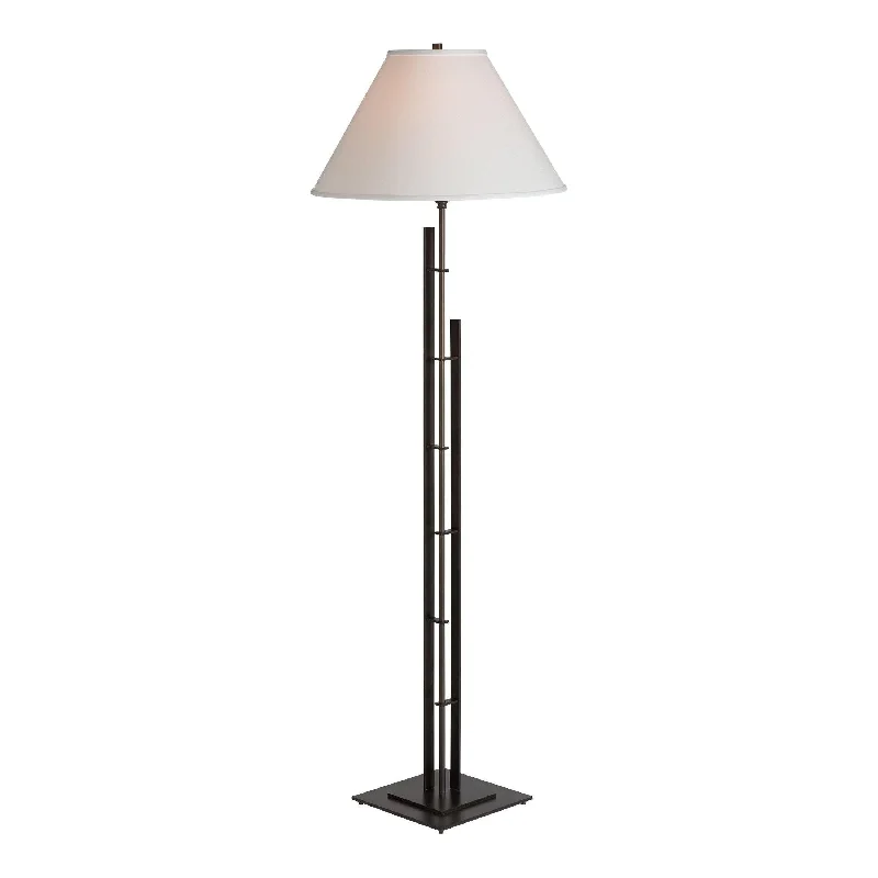 Wood Floor Lamp with Natural Grain for a Warm and Organic FeelMetra Floor-Lamp